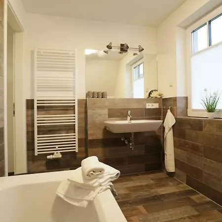 Apartment Schatzkiste Reetdachhaus *
