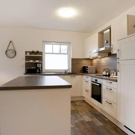 Apartment Schatzkiste Reetdachhaus Tarnewitz