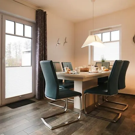 Schatzkiste Reetdachhaus