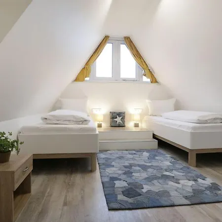 Schatzkiste Reetdachhaus Vakantiehuis Tarnewitz